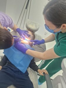 Read more about the article Aparat dentar pentru copii – când este recomandat?